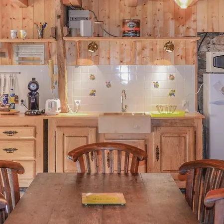 Awesome In With Kitchenette * Padirac